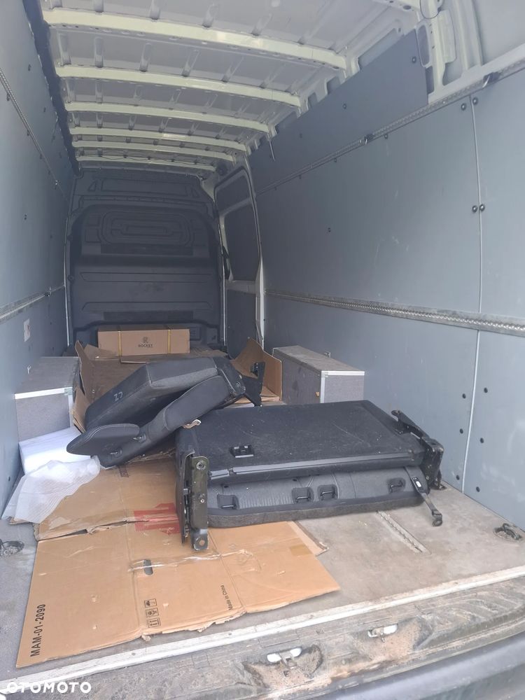 Mercedes-Benz Sprinter - 5