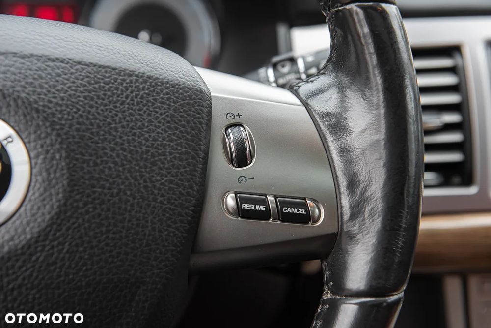 Jaguar XF 4.2 SV8 - 23