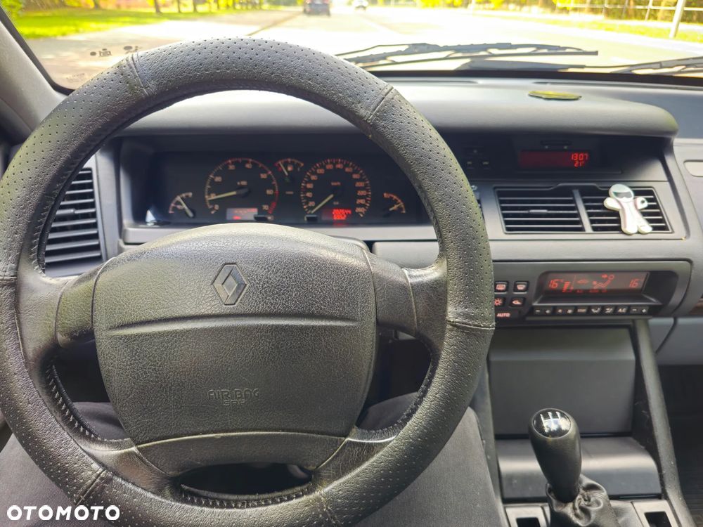 Renault Safrane 2.0 RT - 9