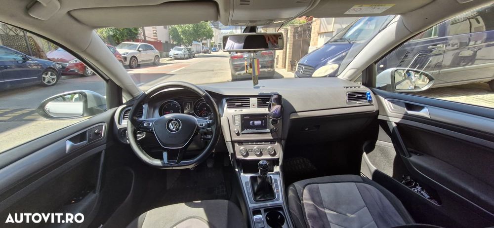 Volkswagen Golf - 3