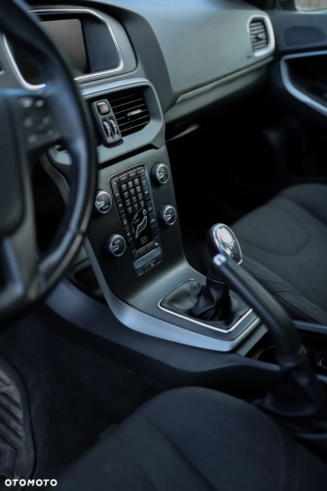 Volvo V40 D2 Kinetic - 17