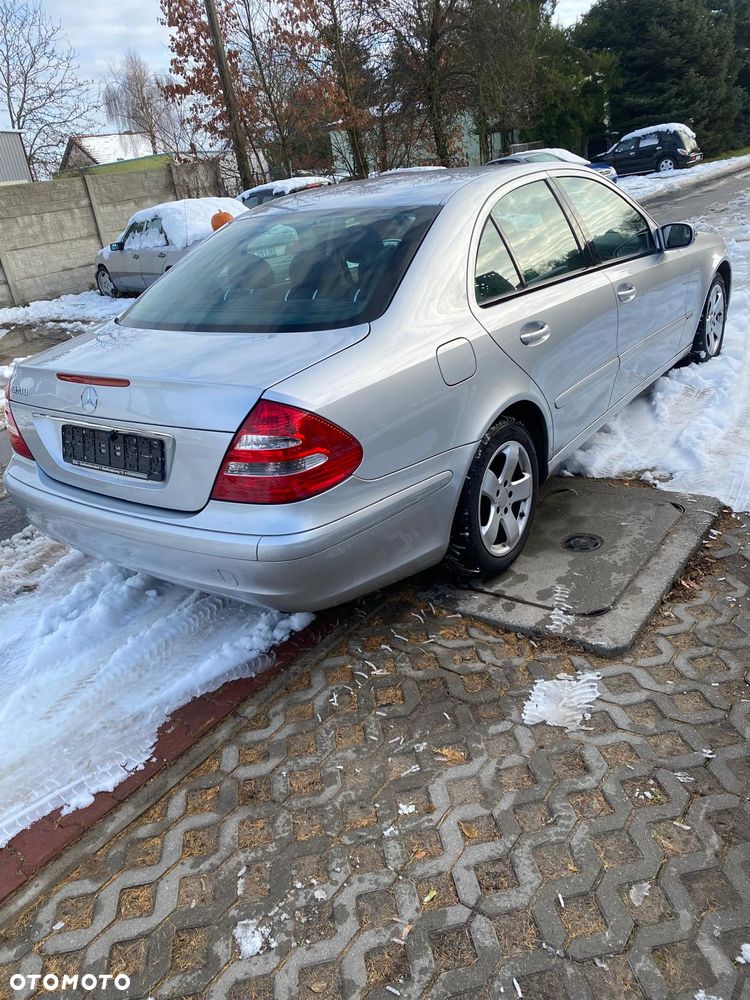 Mercedes-Benz Klasa E 240 Classic - 4