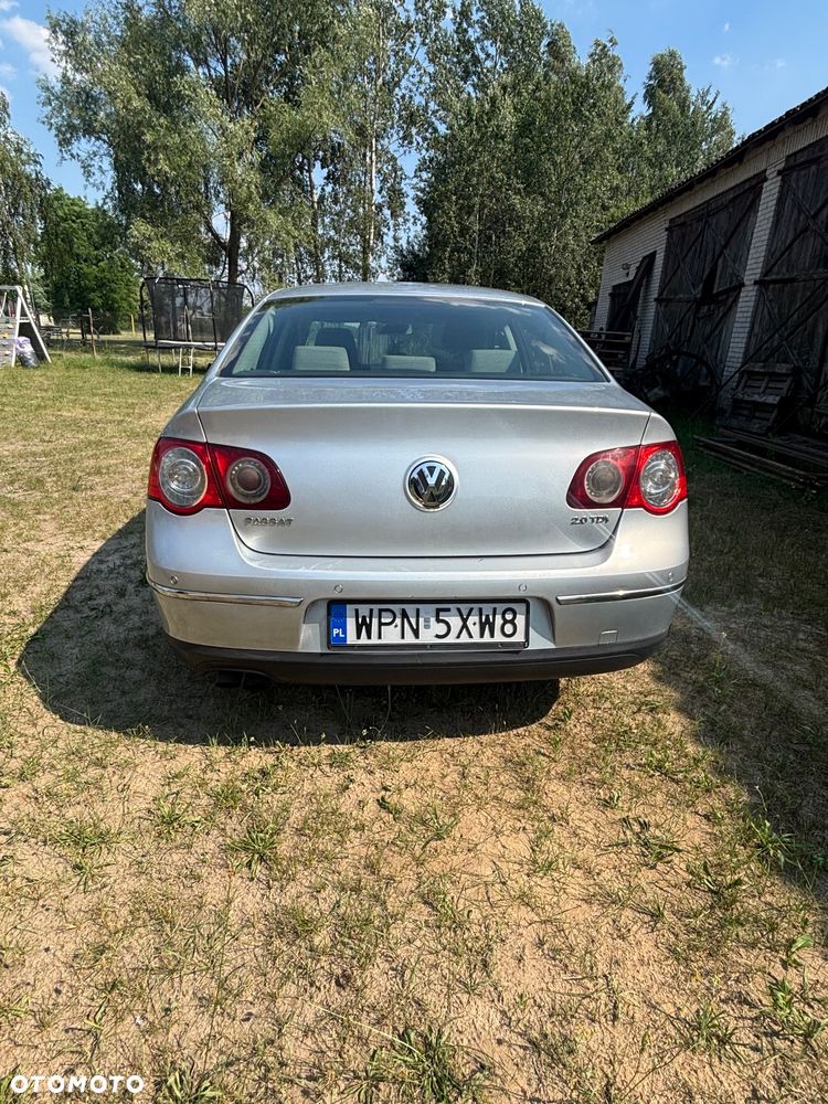 Volkswagen Passat 2.0 TDI DPF 4Mot Comfortline - 4