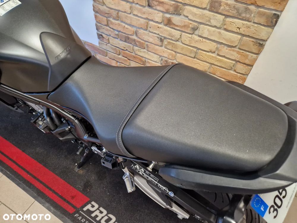 Honda CB - 11