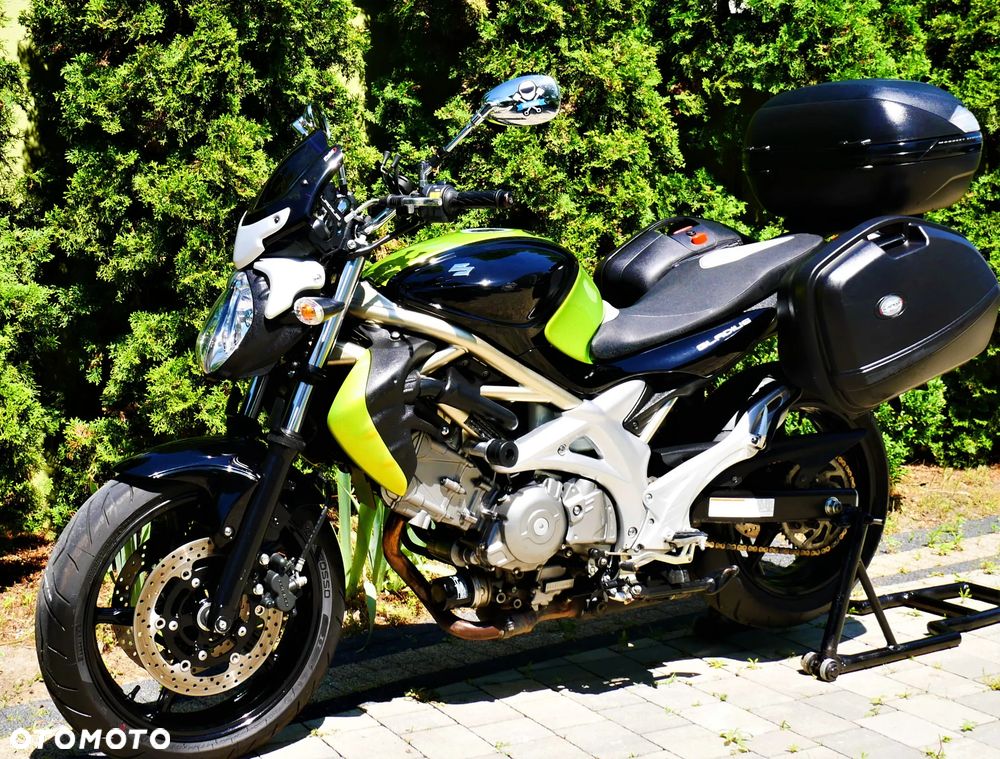 Suzuki Gladius - 35
