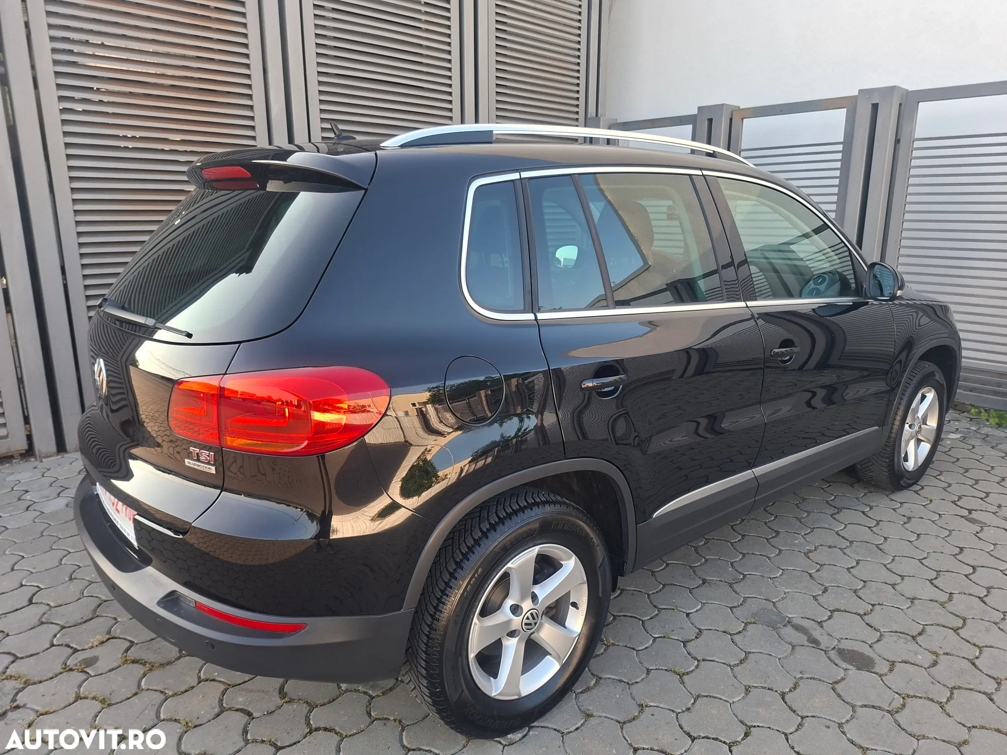 Volkswagen Tiguan 1.4 TSI BlueMotion Technology Sport & Style - 2