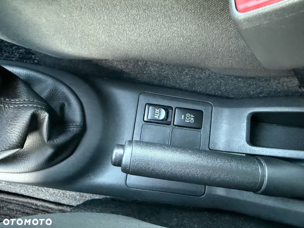 Toyota Yaris 1.33 2010 - 12