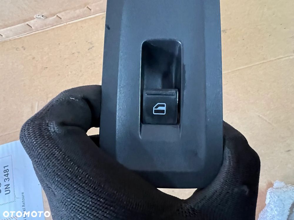 Przełącznik szyby prawy przód pasażera VW UP 1S0867255E 1S0959855 - 2
