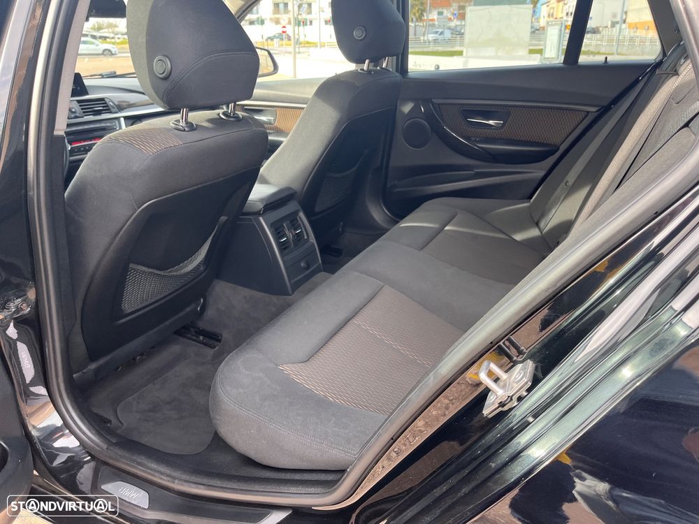 BMW 318 d Luxury Line - 8