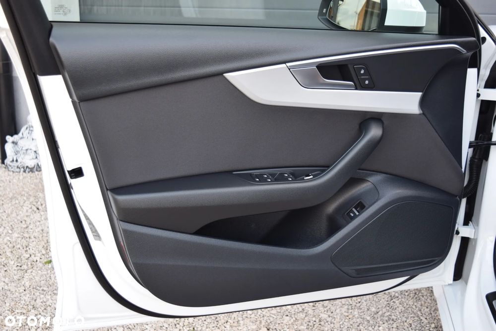 Audi A4 Avant 40 TDI quattro S tronic - 19