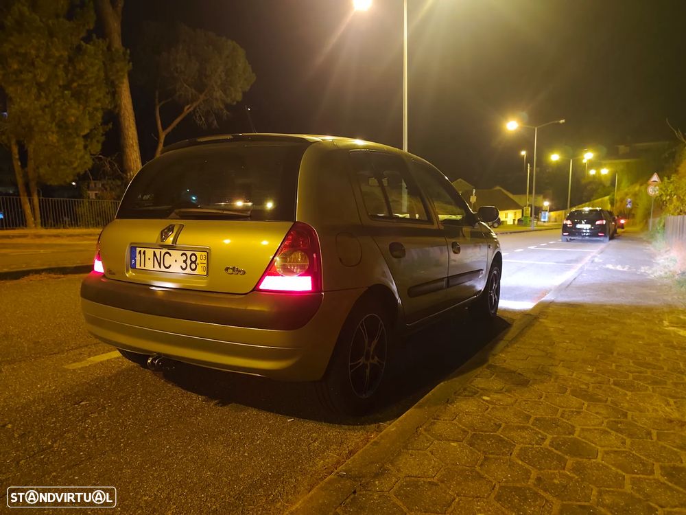 Renault Clio 1.5 dCi Authentique - 9