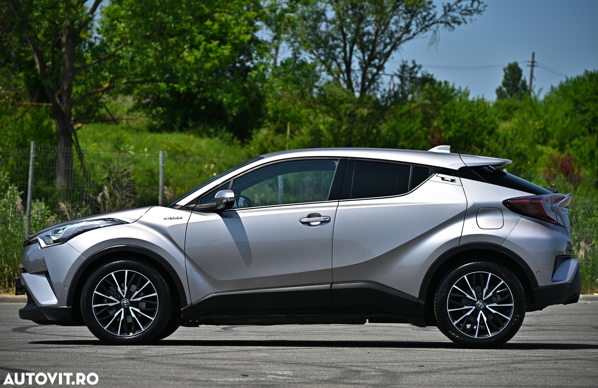 Toyota C-HR Hybrid Style Selection - 7
