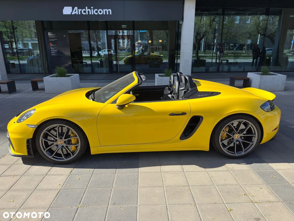 Porsche 718 Spyder - 10