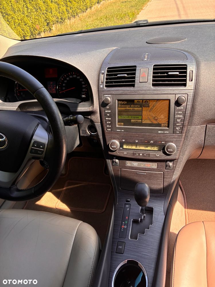Toyota Avensis 2.0 Multidrive S Executive - 13