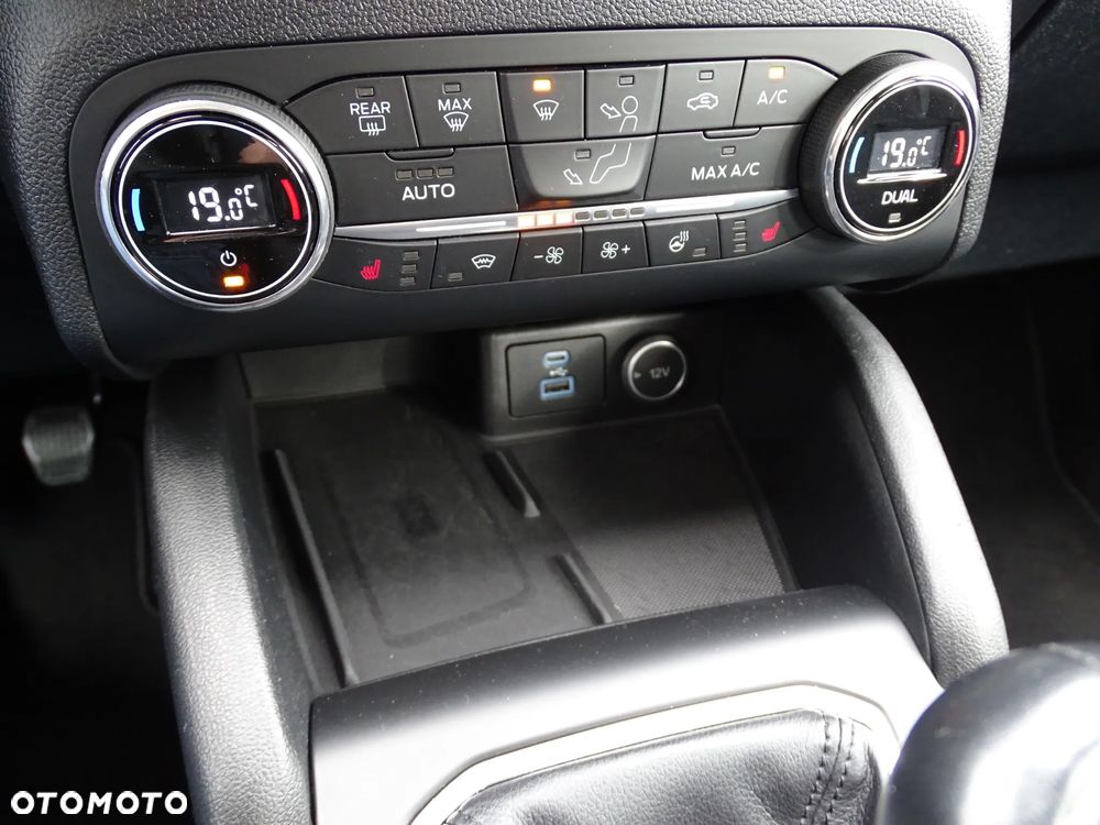 Ford Kuga - 36