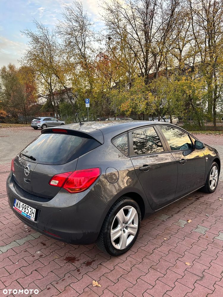 Opel Astra 1.4 T Enjoy - 12