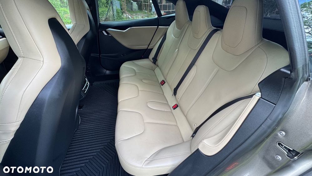 Tesla Model S 90 D - 24