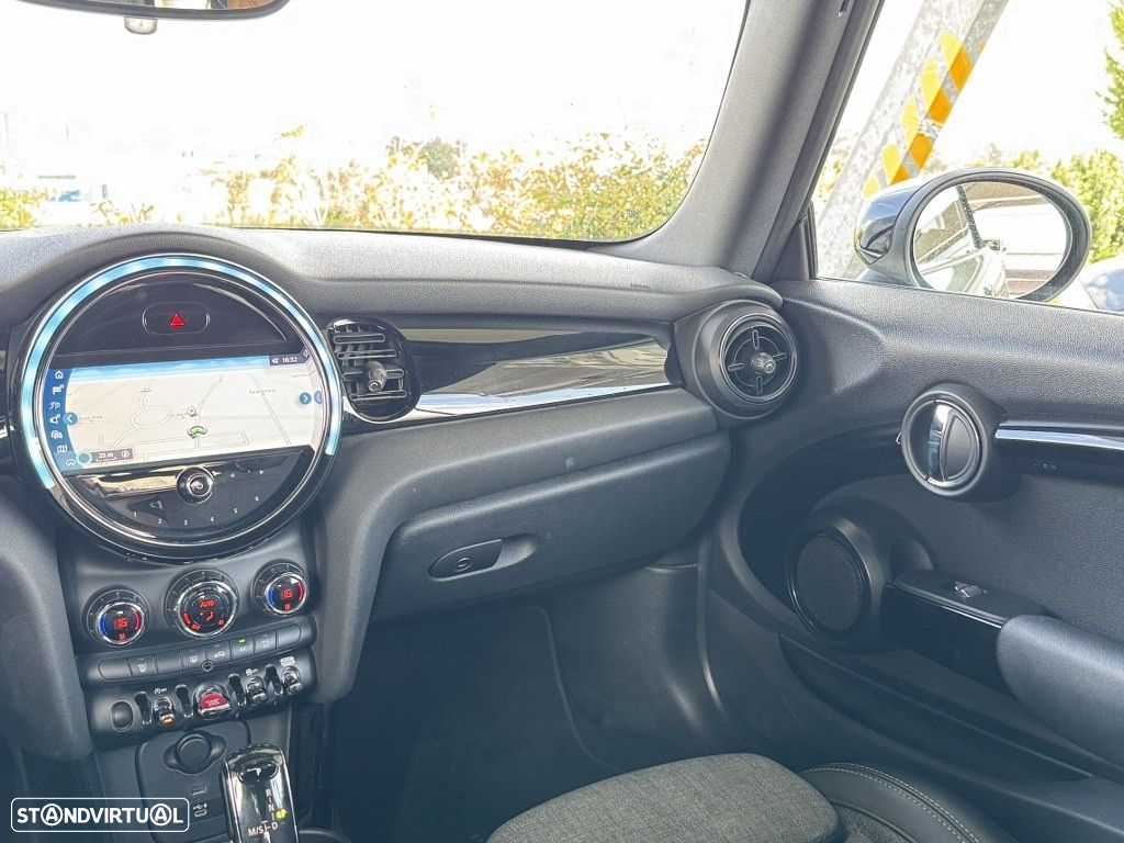 MINI Cabrio Cooper Premium Essential Auto - 23