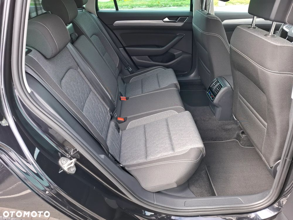 Volkswagen Passat Variant 2.0 TDI EVO Business DSG - 13