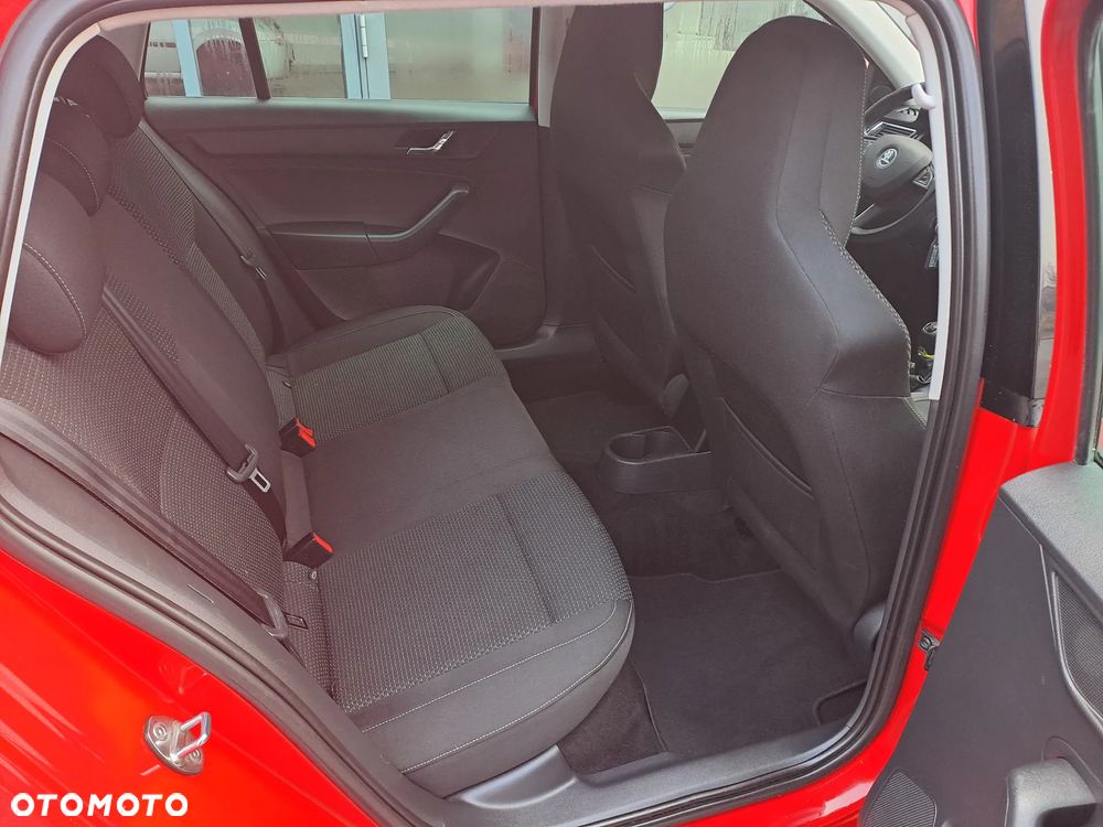 Skoda RAPID 1.2 TSI Style+ - 27