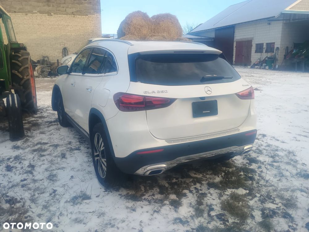 Mercedes-Benz GLA 250 4Matic 8G-DCT Style - 6