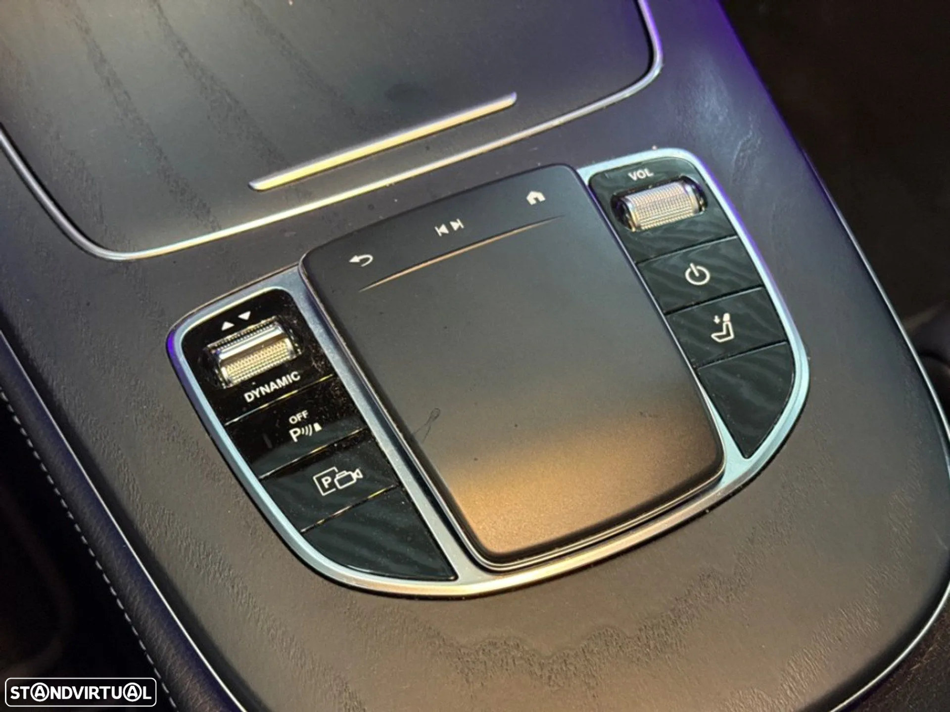 Mercedes-Benz E 300 e AMG Line - 13