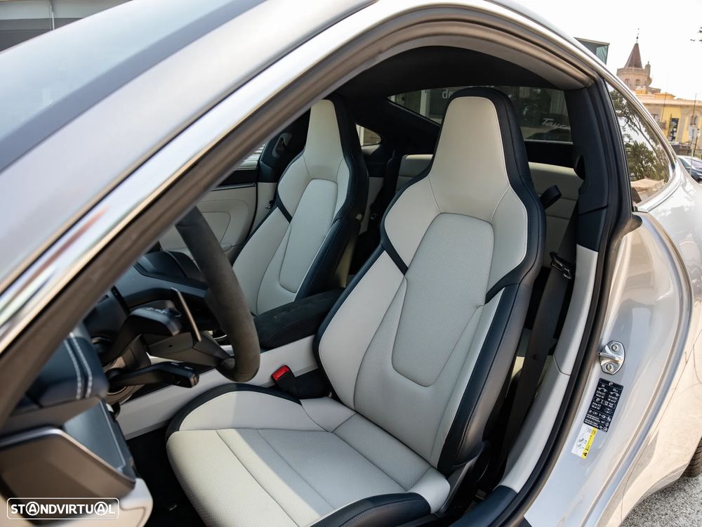 Porsche 911 (992) Carrera - 28