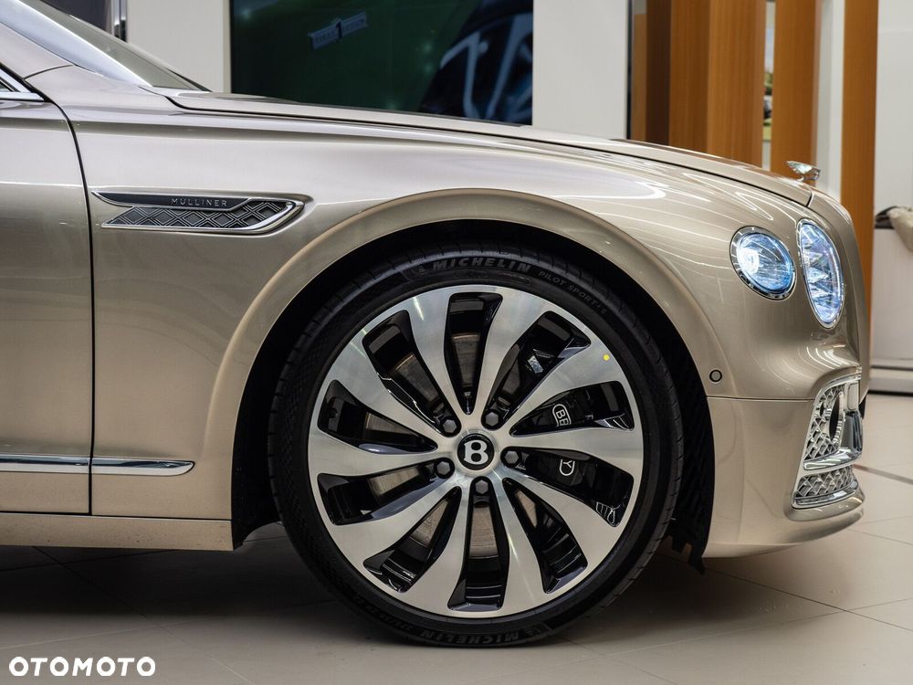 Bentley Flying Spur - 25