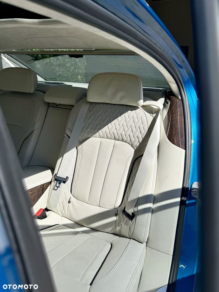 BMW Seria 7 750Li - 28