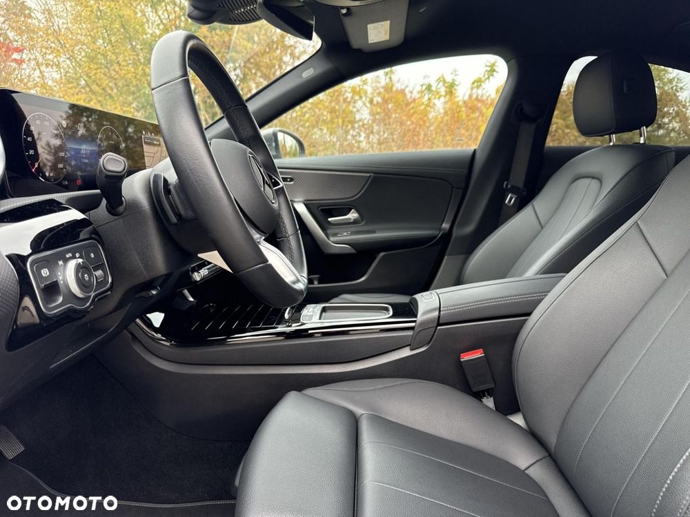 Mercedes-Benz CLA - 10