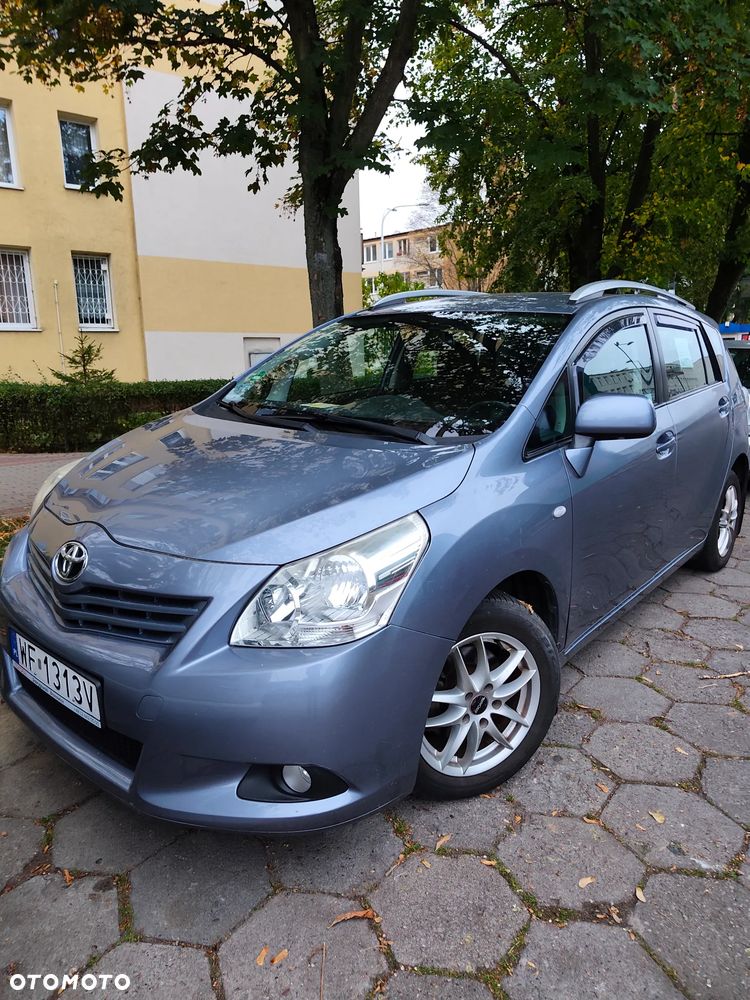 Toyota Verso 2009 photo 2