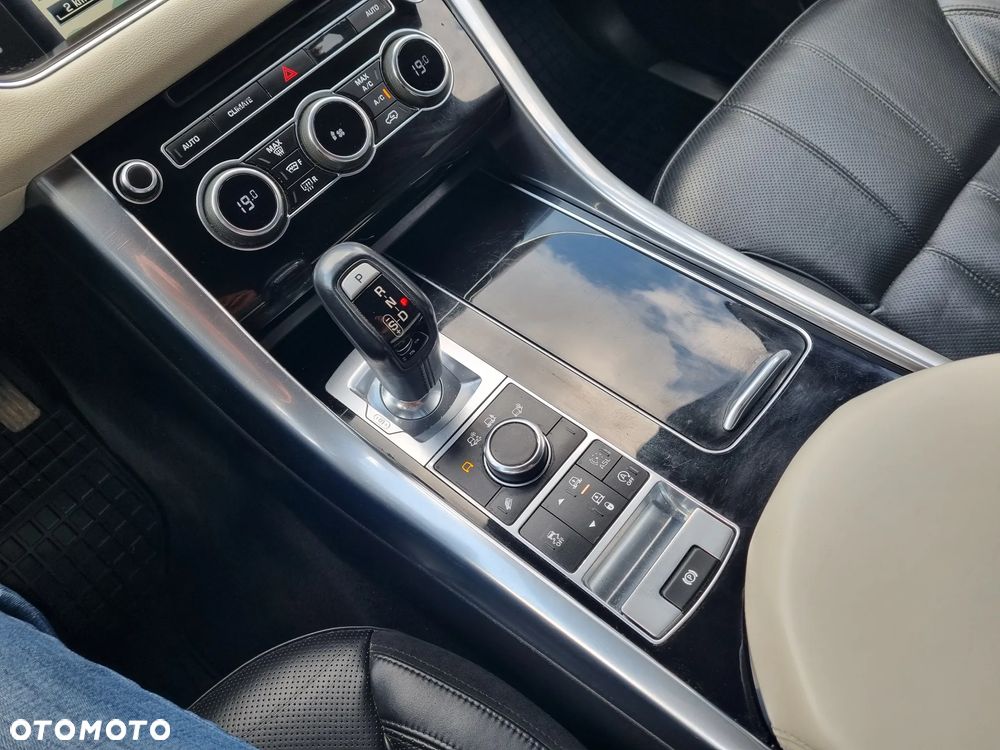 Land Rover Range Rover Sport D250 (SDV6) HSE - 17