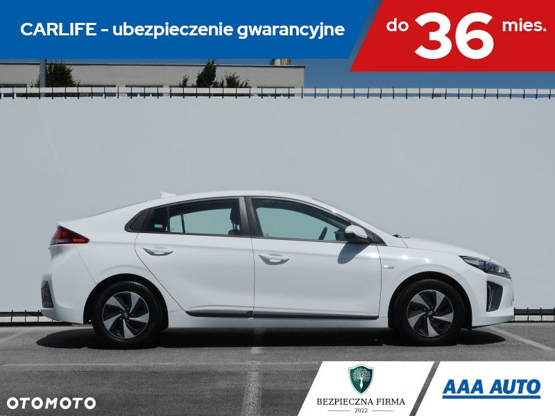 Hyundai IONIQ - 7