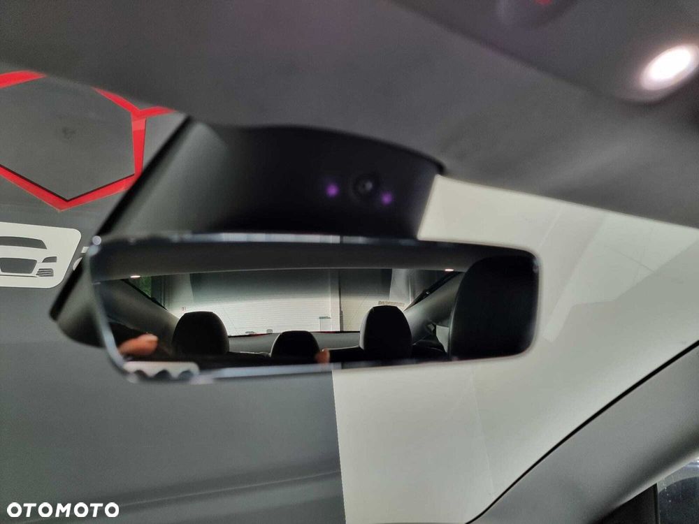 Tesla Model 3 - 33