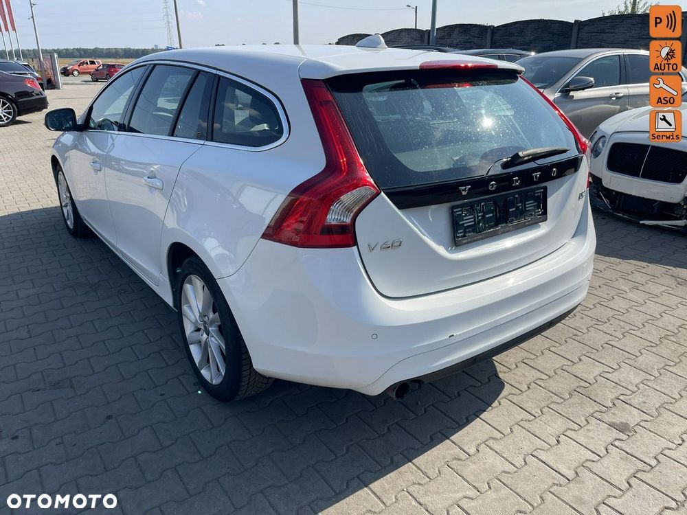 Volvo V60 D2 Momentum - 1