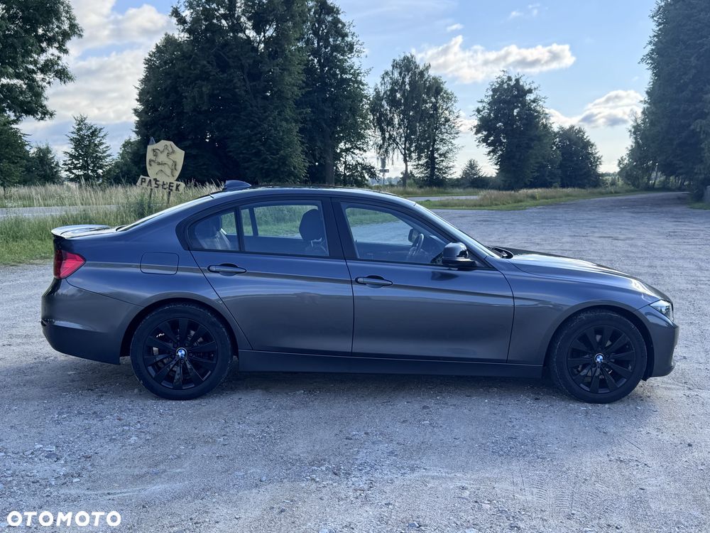 BMW Seria 3 318d - 5