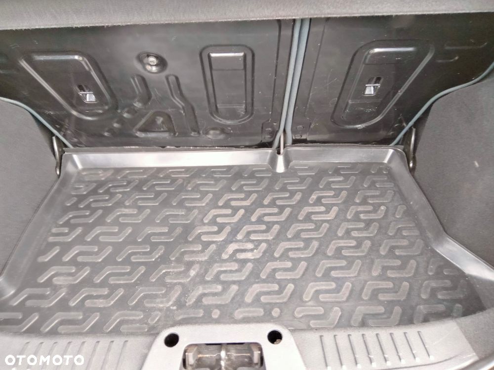 Ford Fiesta 1.25 Celebration - 12