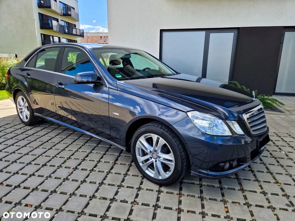 Mercedes-Benz Klasa E 200 CGI BlueEffICIENCY - 11