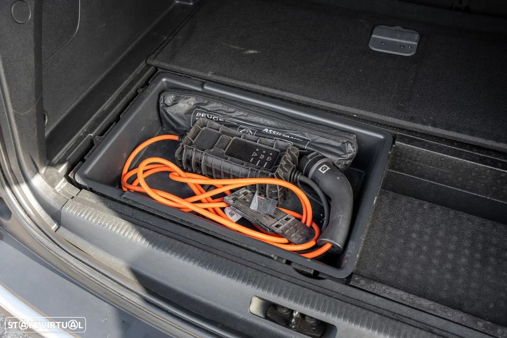 Peugeot 3008 1.6 Hybrid4 Allure Pack e-EAT8 - 23