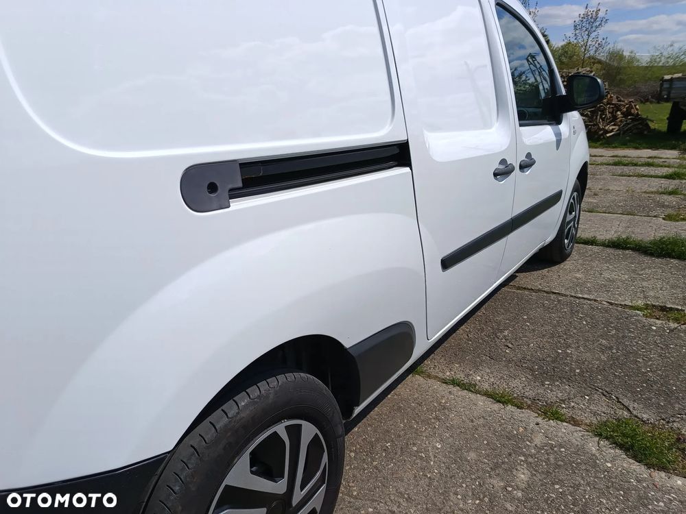 Renault Kangoo wersja MAXI LONG 1.5 diesel 90kM 2016 rok WEBASTO, NIEWIELKI PRZEBIEG-160tyś. SPRAWNY 100% ZAREJESTROWANY!!! - 20