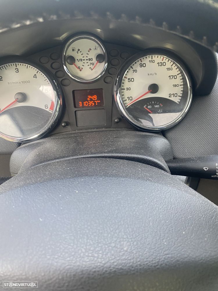 Peugeot 207 1.6 HDi Premium - 10
