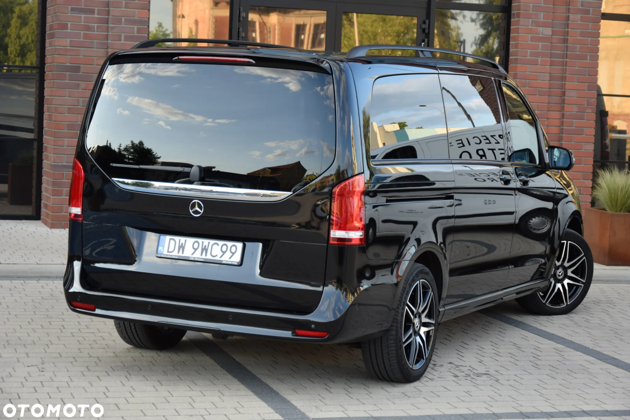 Mercedes-Benz Klasa V 300 d 4-Matic Avantgarde 9G-Tronic (d³ugi) - 14