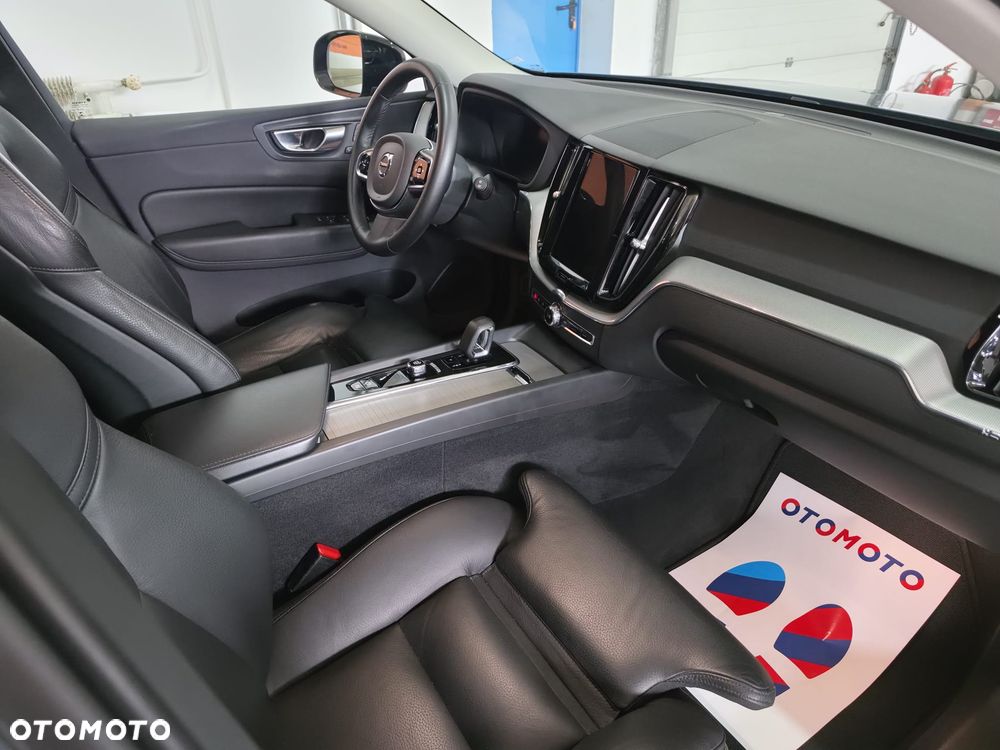 Volvo XC 60 B4 B Plus Dark - 10