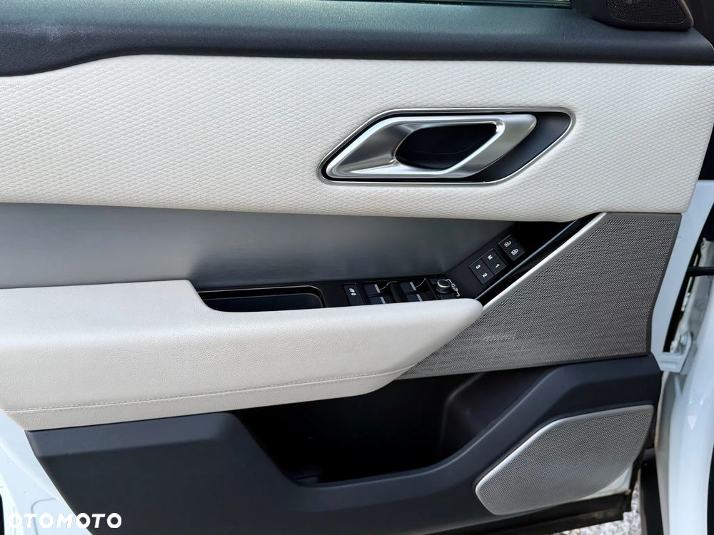 Land Rover Range Rover Velar 3.0 D300 mHEV R-Dynamic SE - 11