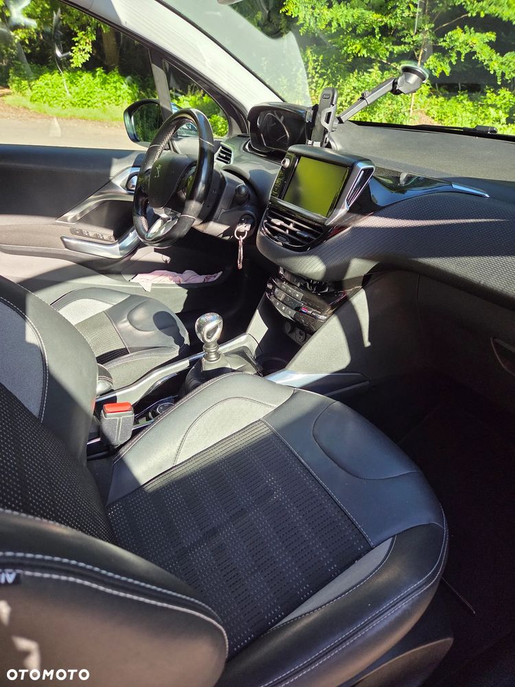 Peugeot 2008 e-HDi FAP 115 STOP & START Allure - 11
