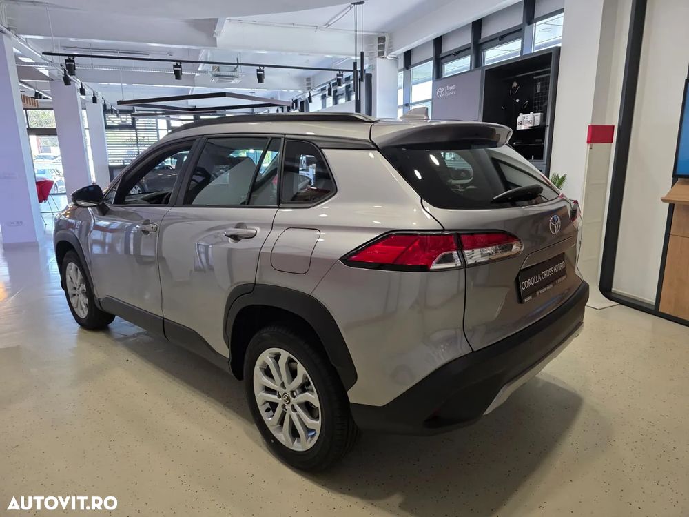 Toyota Corolla Cross - 3