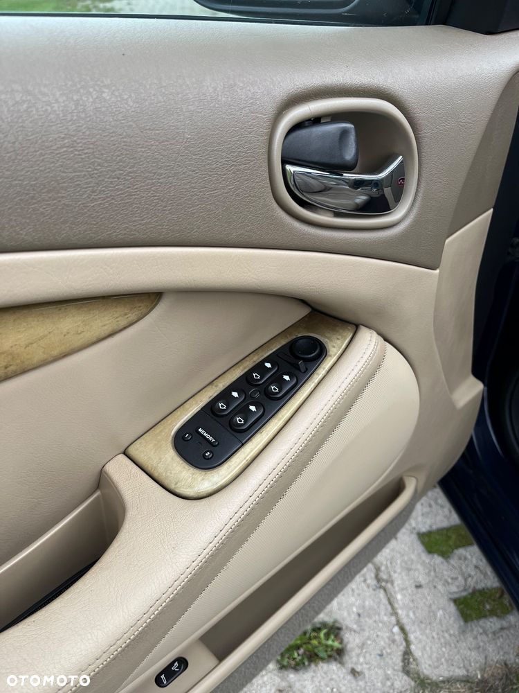 Jaguar S-Type 4.0 V8 - 6