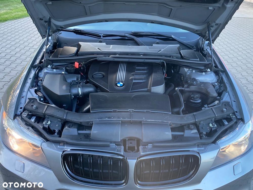 BMW Seria 3 320d DPF Blue Performance Edition Exclusive - 16