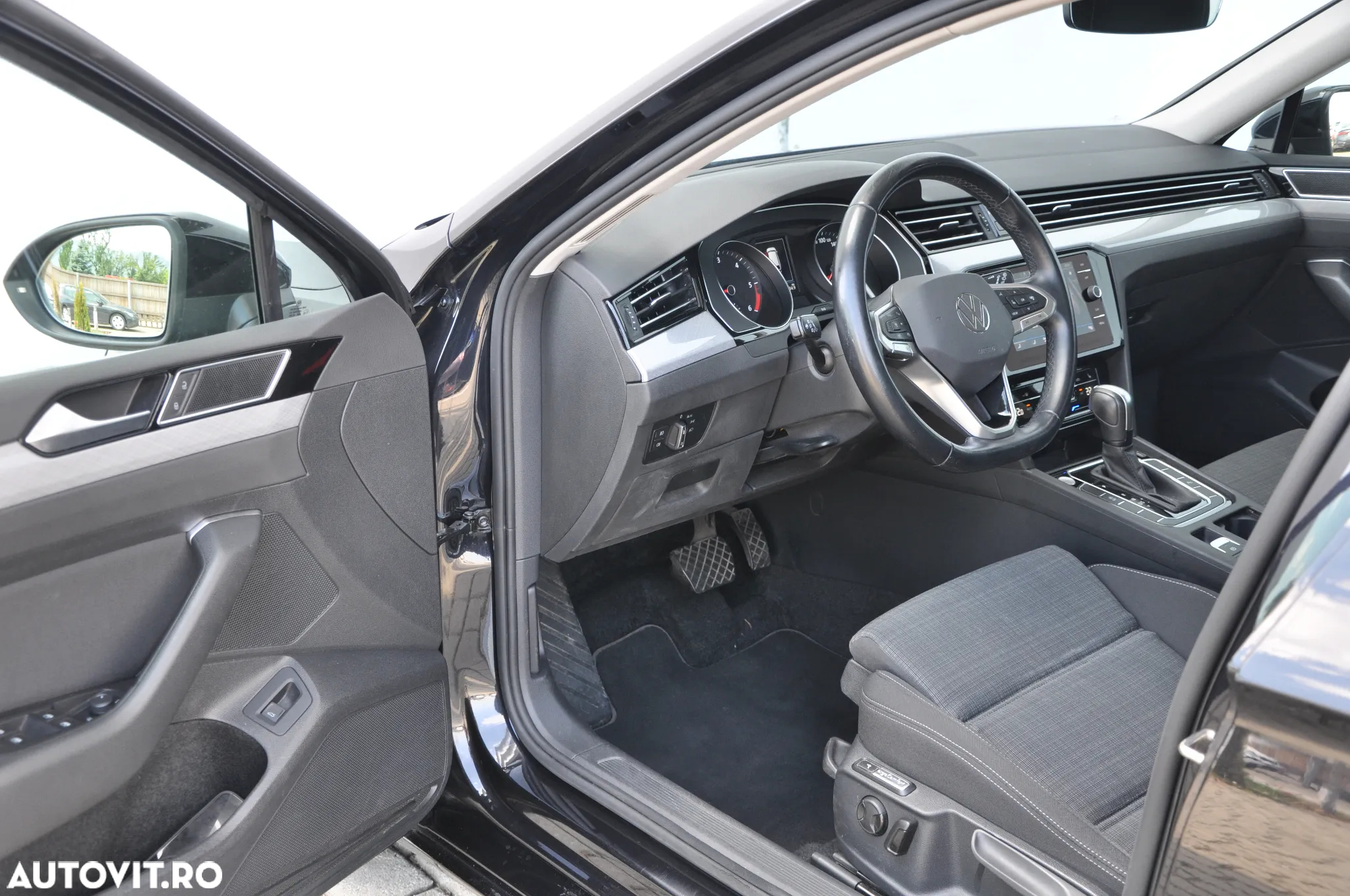 Volkswagen Passat 2.0 TDI DSG Comfortline - 11