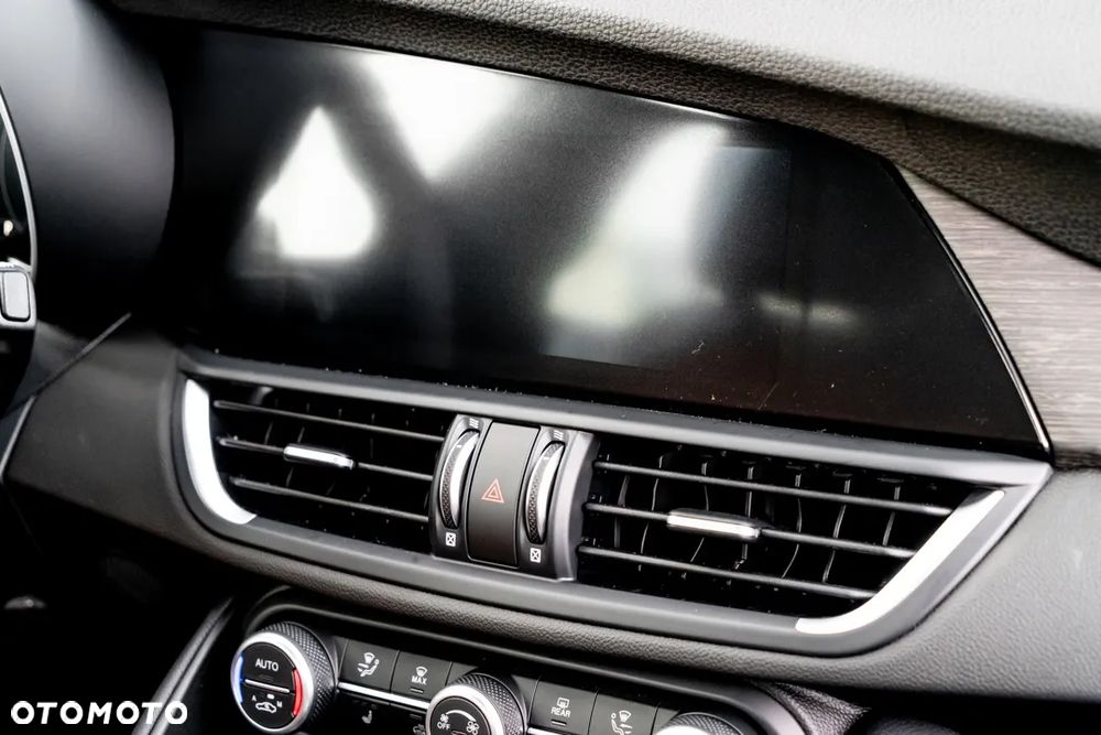 Alfa Romeo Giulia 2.0 Turbo TI Q4 - 35